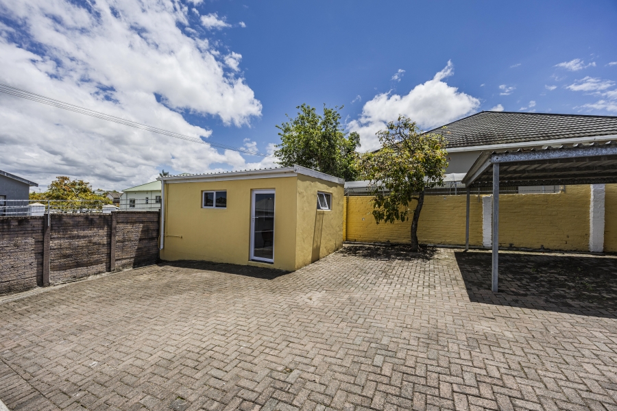 4 Bedroom Property for Sale in Cambridge Eastern Cape